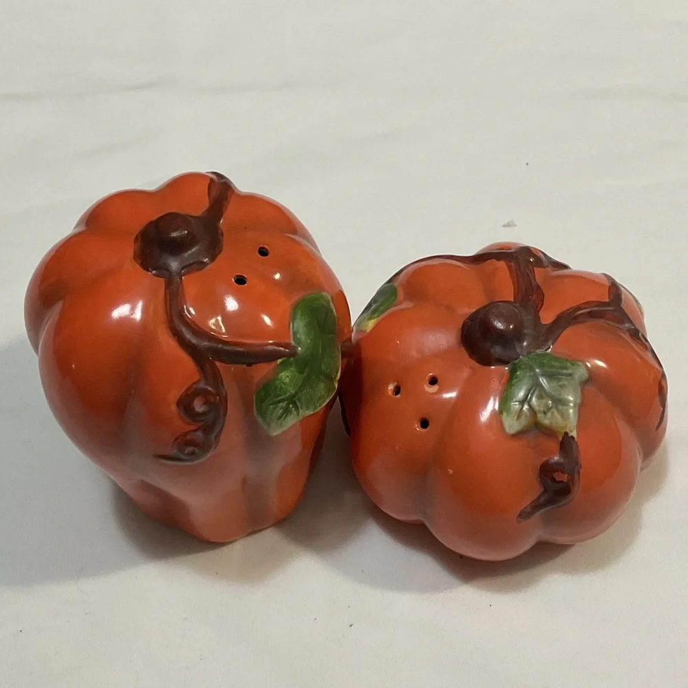 Ceramic Pumpkin Salt & Pepper Shaker Set - Orange